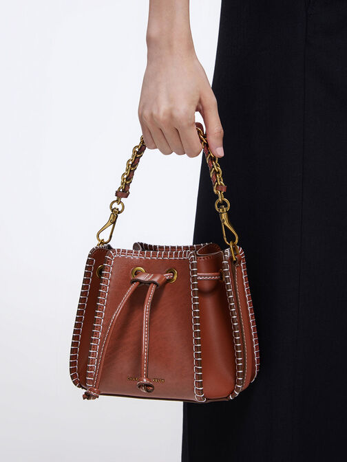 Bolso bombonera Circe con puntadas en los bordes, Moka, hi-res