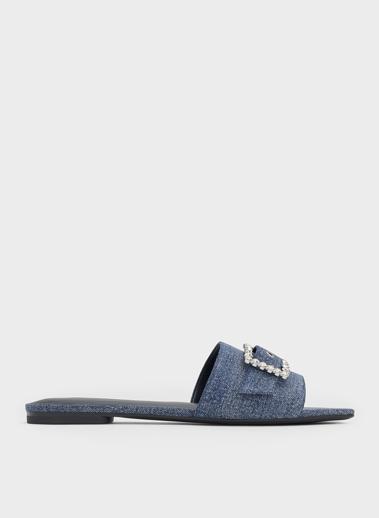 Sandalias abiertas en denim de puntera cuadrada con hebilla adornada con gemas, Azul mezclilla, hi-res