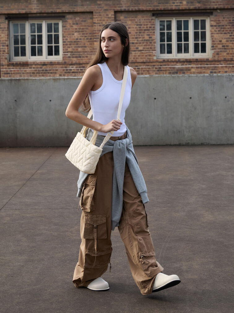Bolso tote cuadrado estilo chevron de nylon, Crema, hi-res