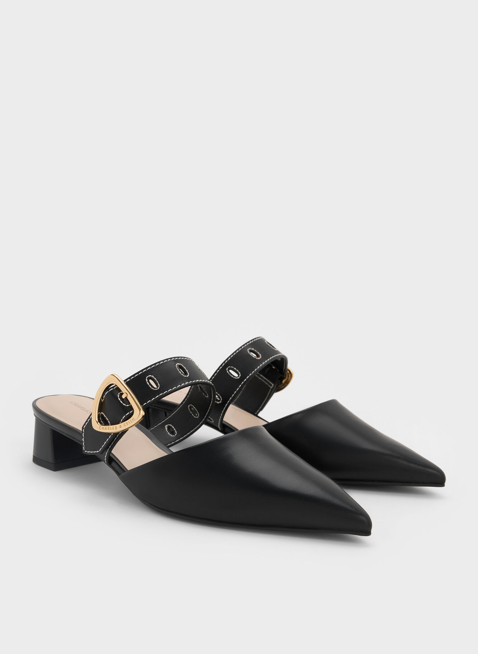 Mules de tacón Sepphe con detalles de recortes, Negro, hi-res