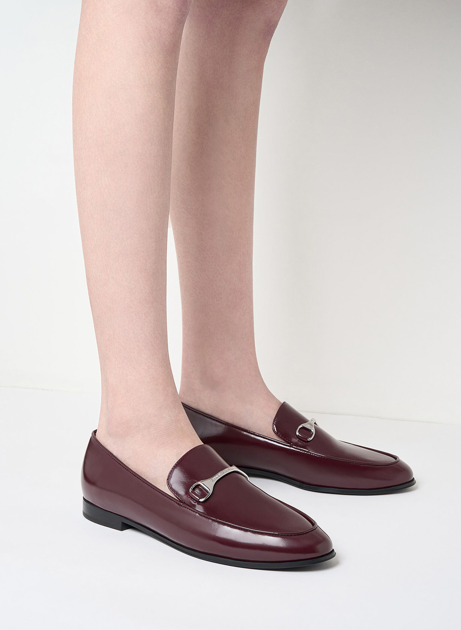 Mocasines Leslie con detalles metálicos, Burgundy, hi-res