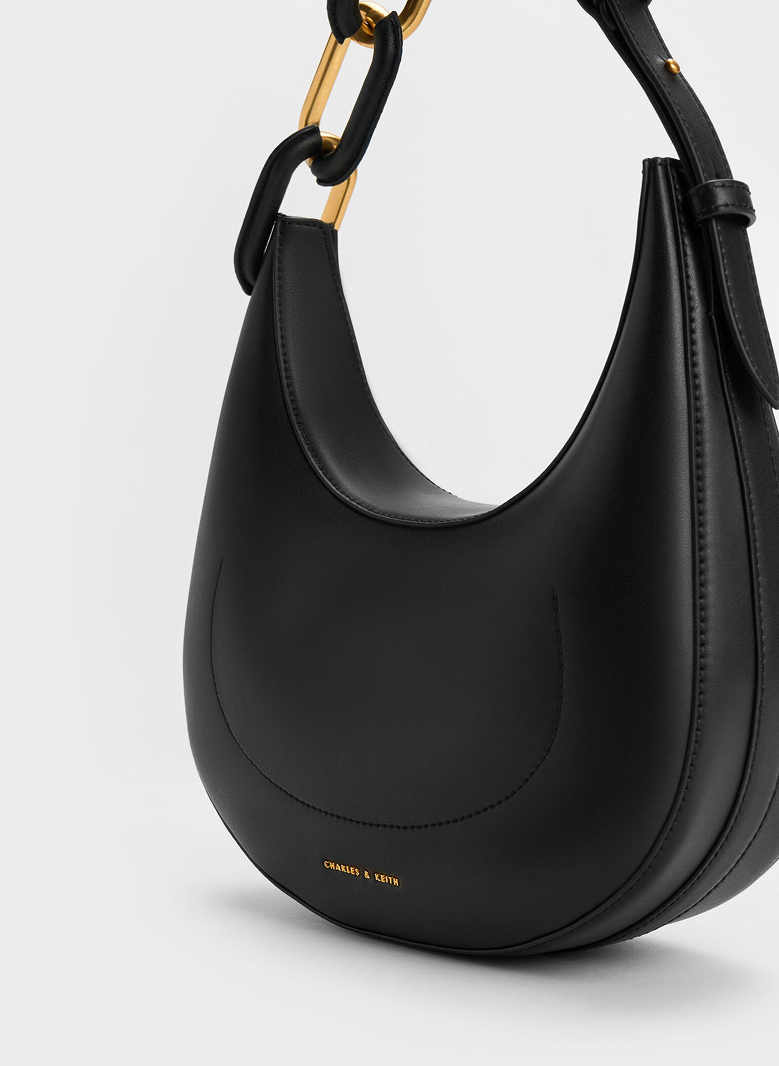 Bolso Kora media lina con acento metálico, Negro, hi-res