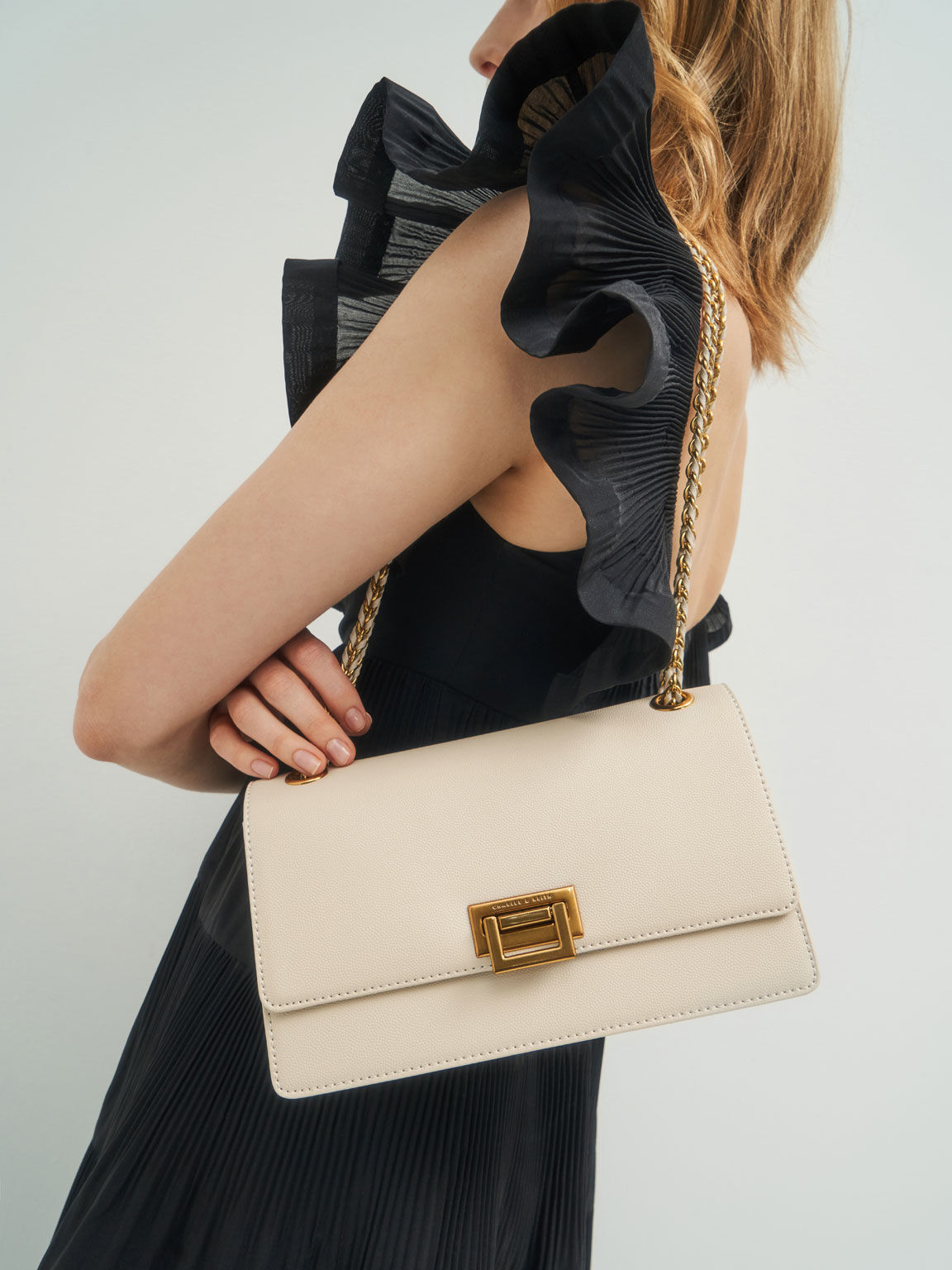Chain evening top bag