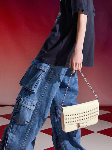 Bolso Liv con asa de cadena y ojales, Crema, hi-res