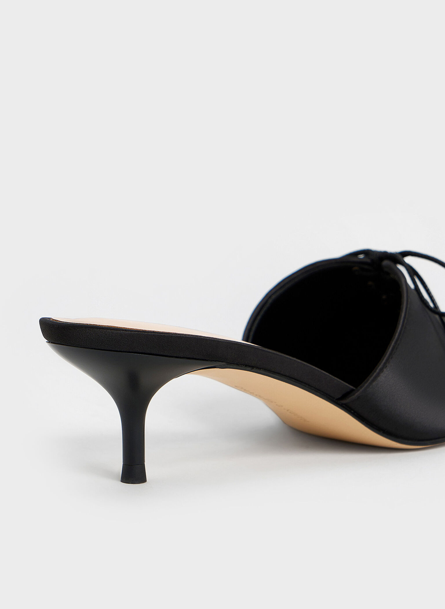 Satén Lace-Up Pointed-Toe Kitten-Heel Mules, Negro texturizado, hi-res