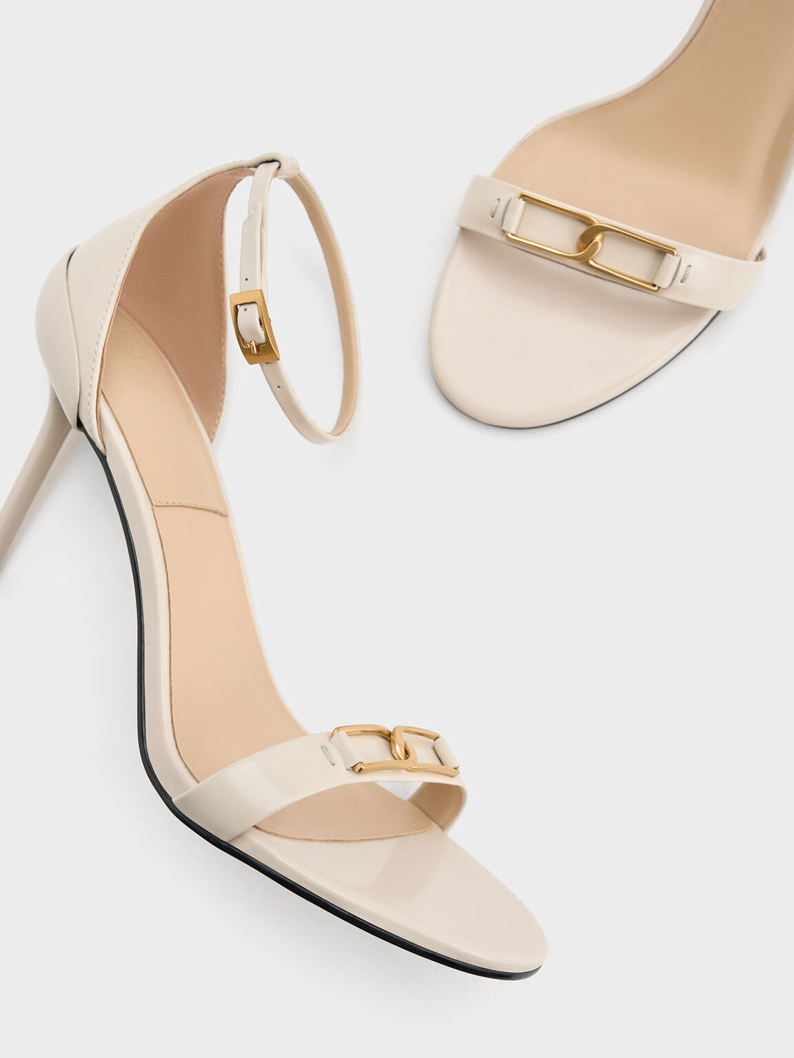 White sandals size 8 top