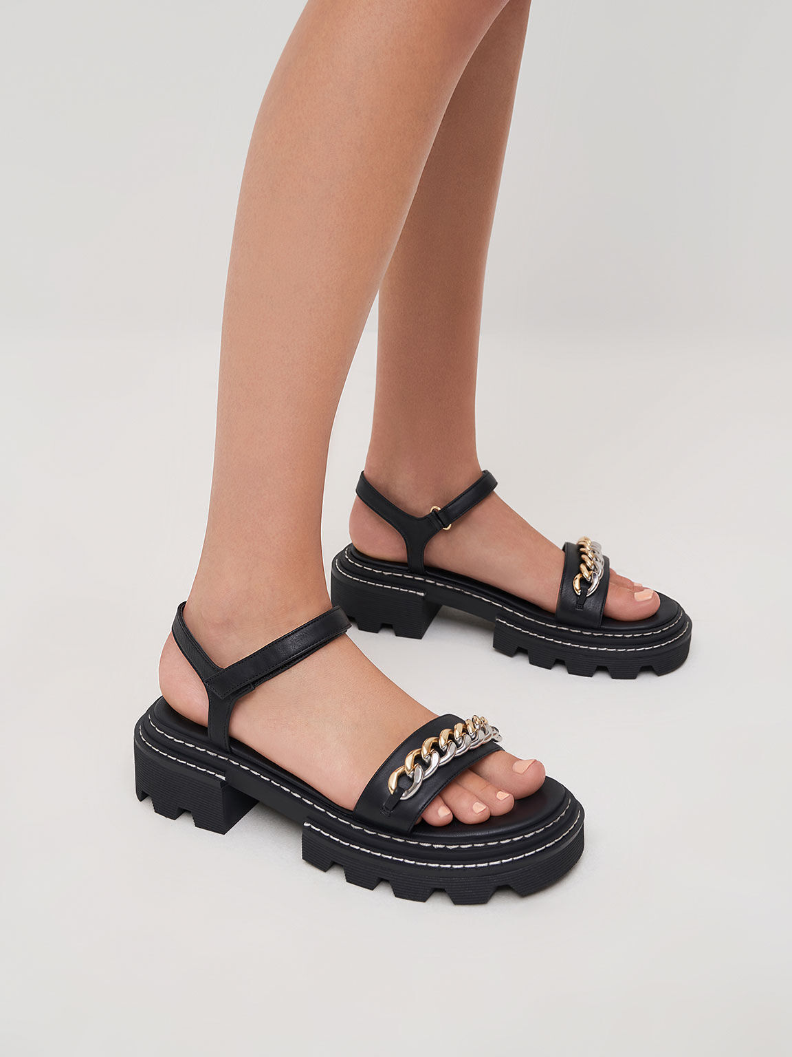 Chain-Link Contrast-Trim Sandals, Black, hi-res