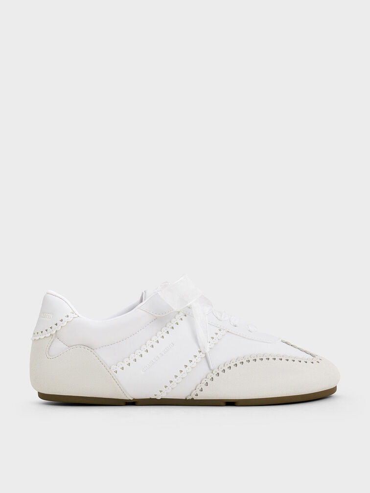 Zapatillas deportivas Cece con adornos de encaje de corazón, Blanco, hi-res