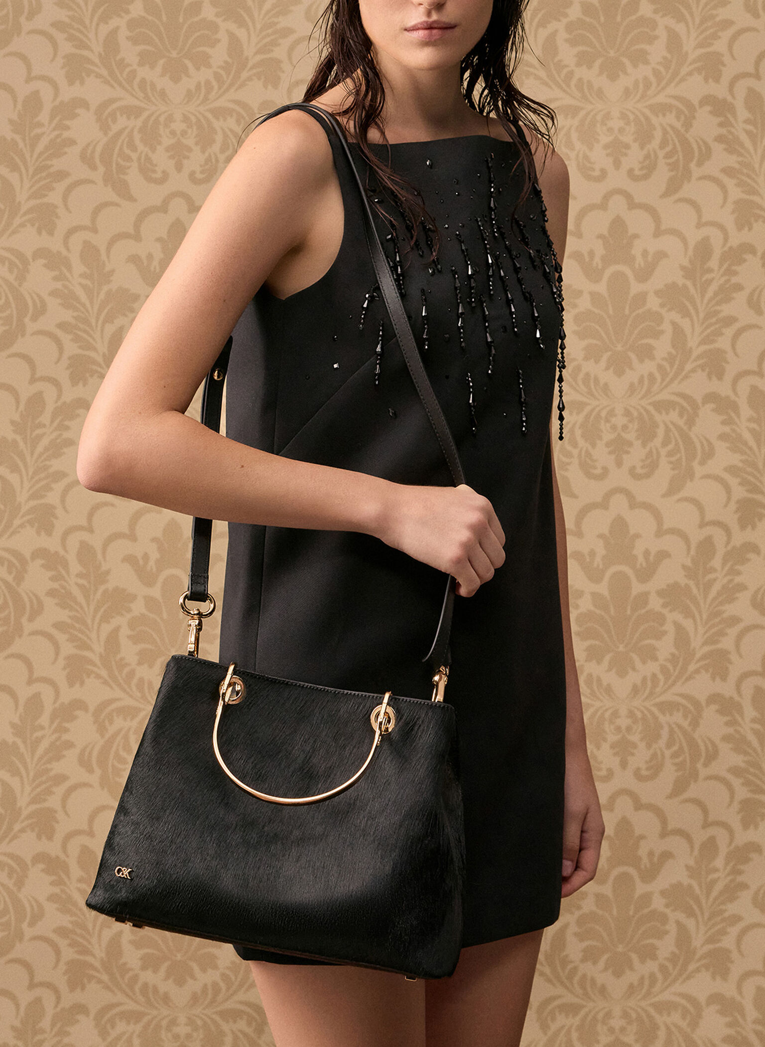 Bolso rectangular anillado de piel con asa, Negro, hi-res