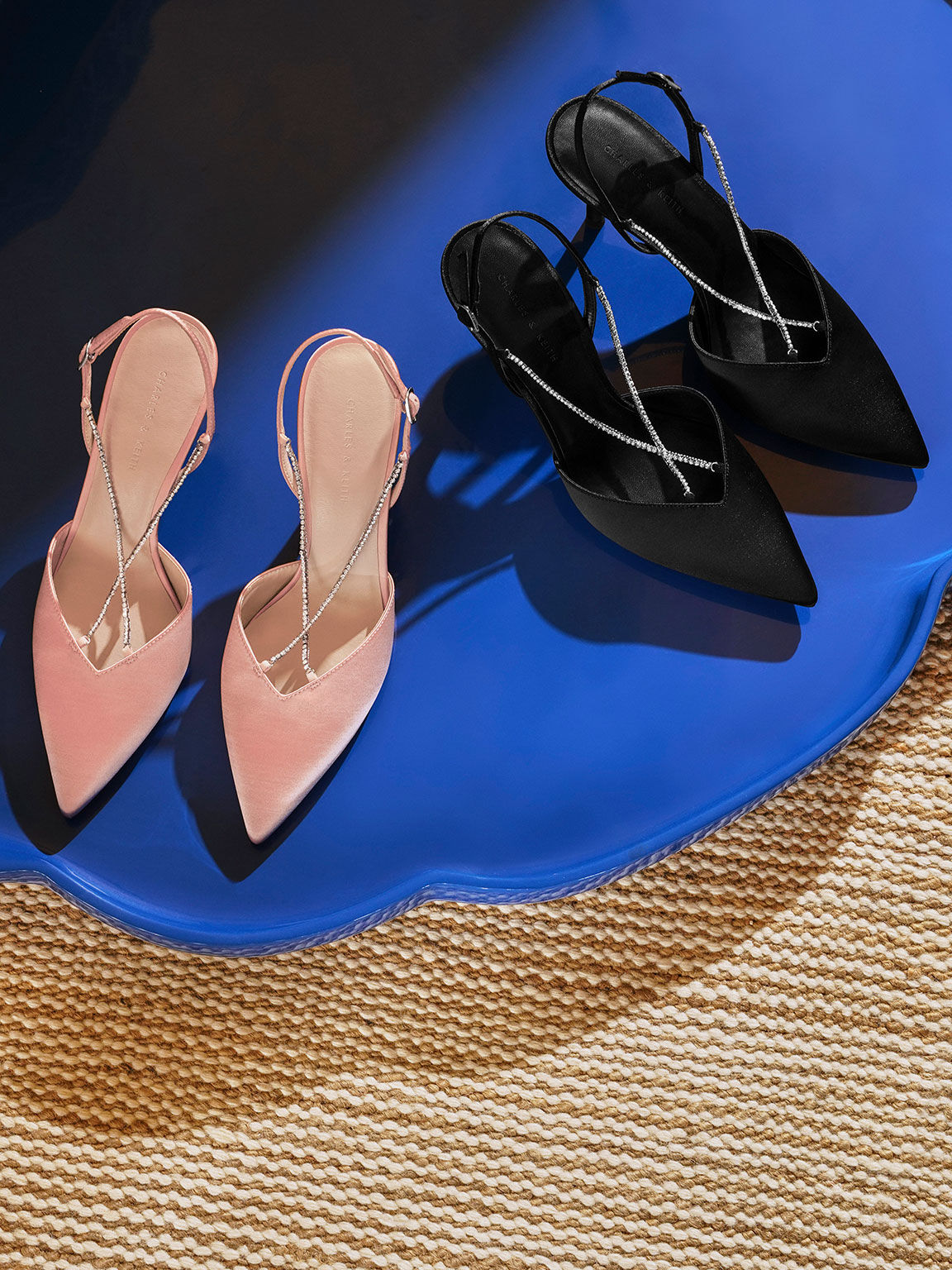 環保材質：Adel 寶石鍊尖頭跟鞋, 黑色, hi-res