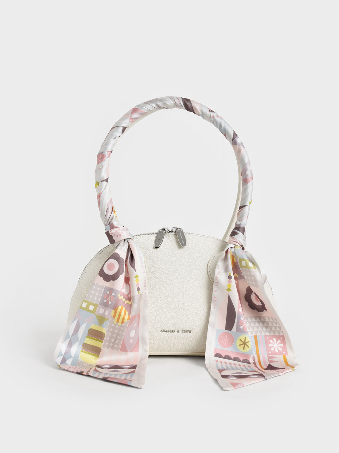 Bolso de hombro Alcott envuelto en una bufanda, Cream, hi-res