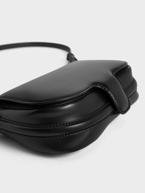 Bolso alargado Kora con detalles metálicos, Negro, hi-res