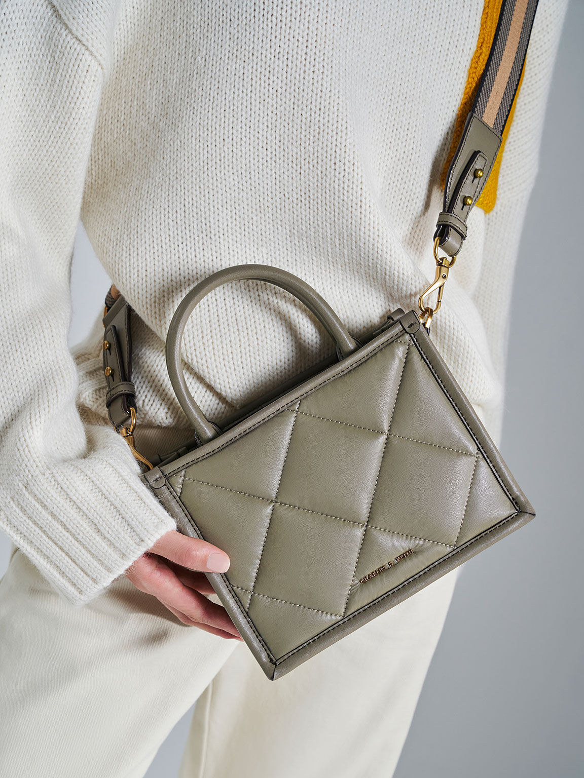 womens quilted handbags
