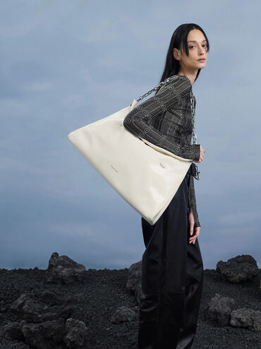 Andromeda Chunky-Chain Trapeze XL Tote Bag, Cream, hi-res