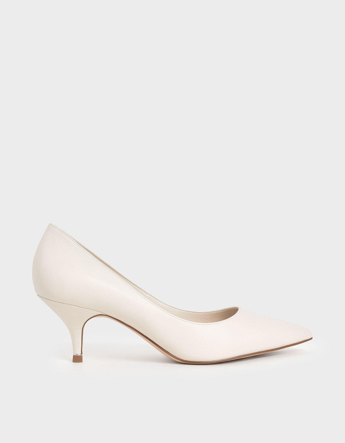 Classic pointed clearance toe pumps