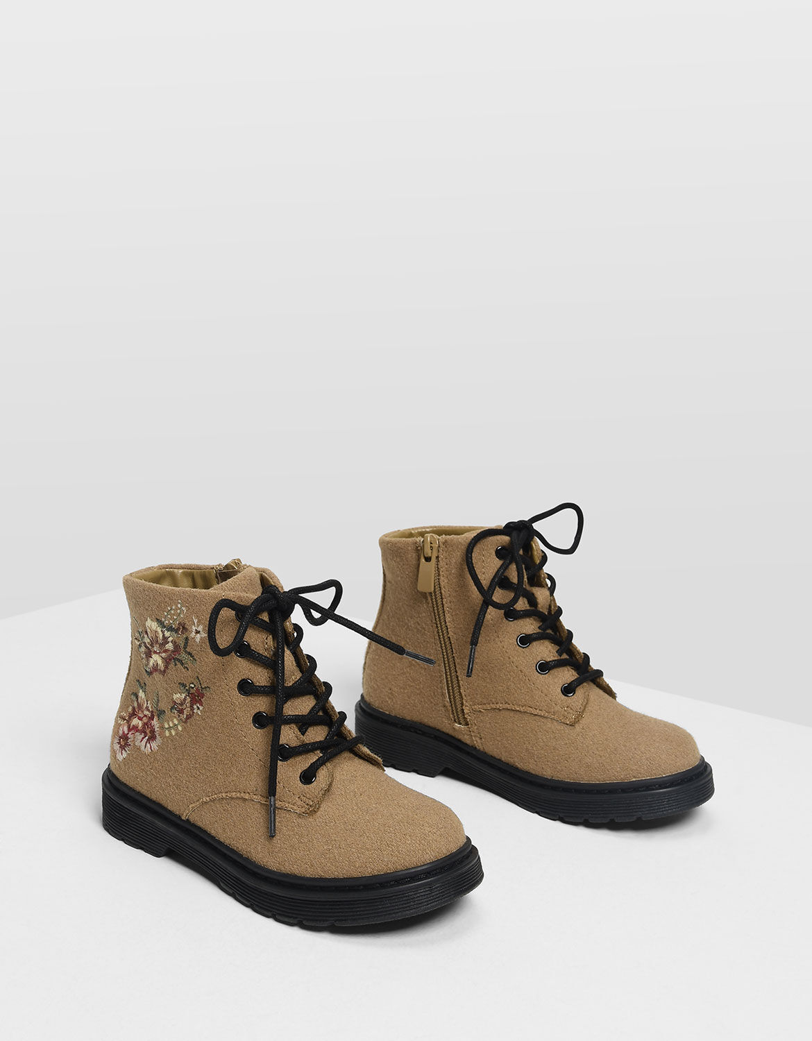 Kids beige boots Clearance
