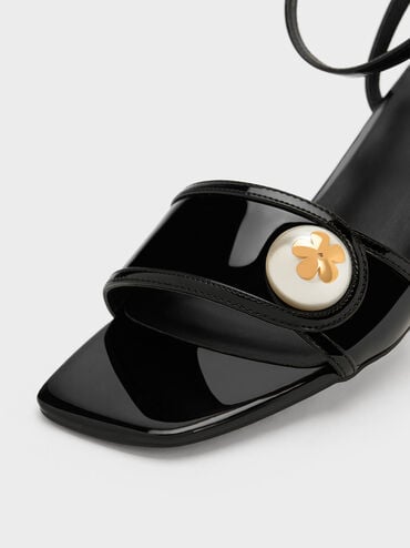小花珍珠釦粗跟涼鞋, 漆面黑, hi-res