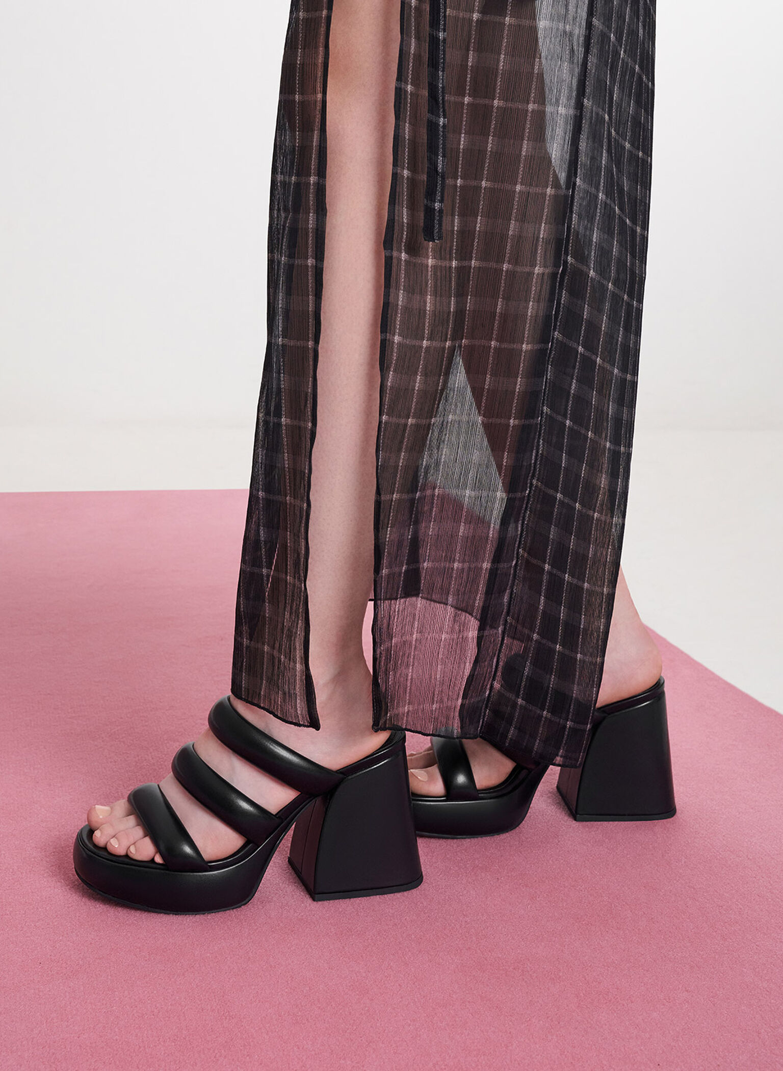 Mules de plataforma Tattie con tira abullonada, Negro, hi-res
