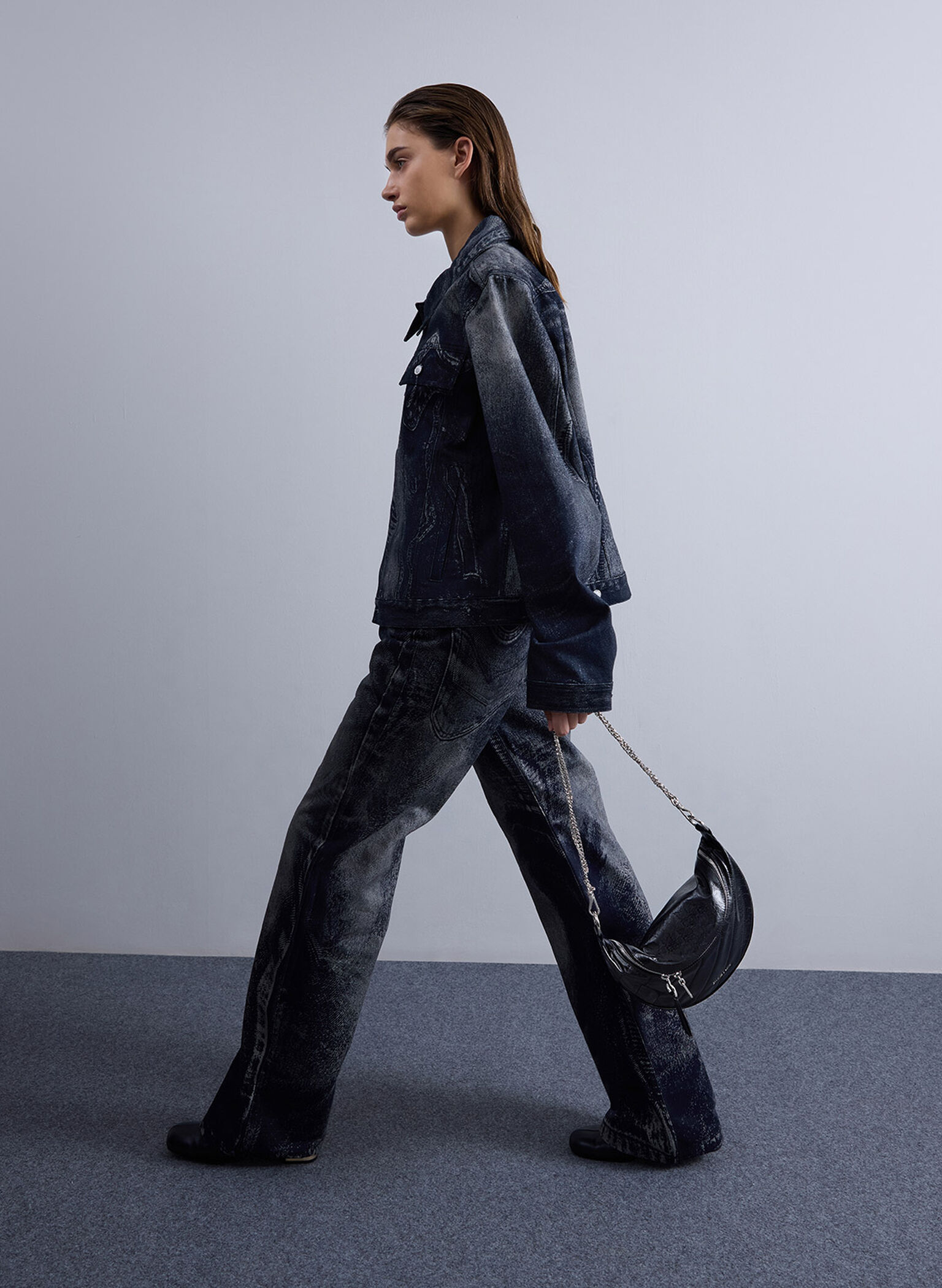 Philomena Crinkle-Effect Half-Moon Crossbody Bag, Noir, hi-res
