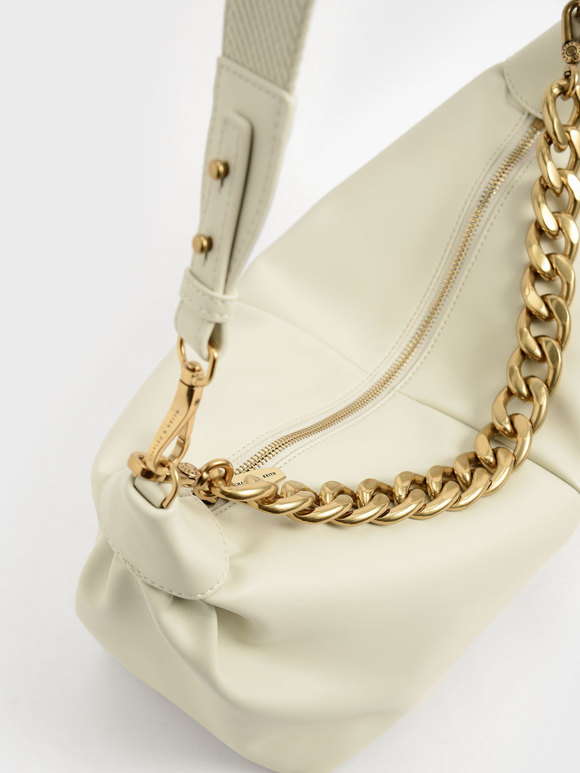 Chalk Chunky Chain Link Hobo Bag - CHARLES & KEITH International
