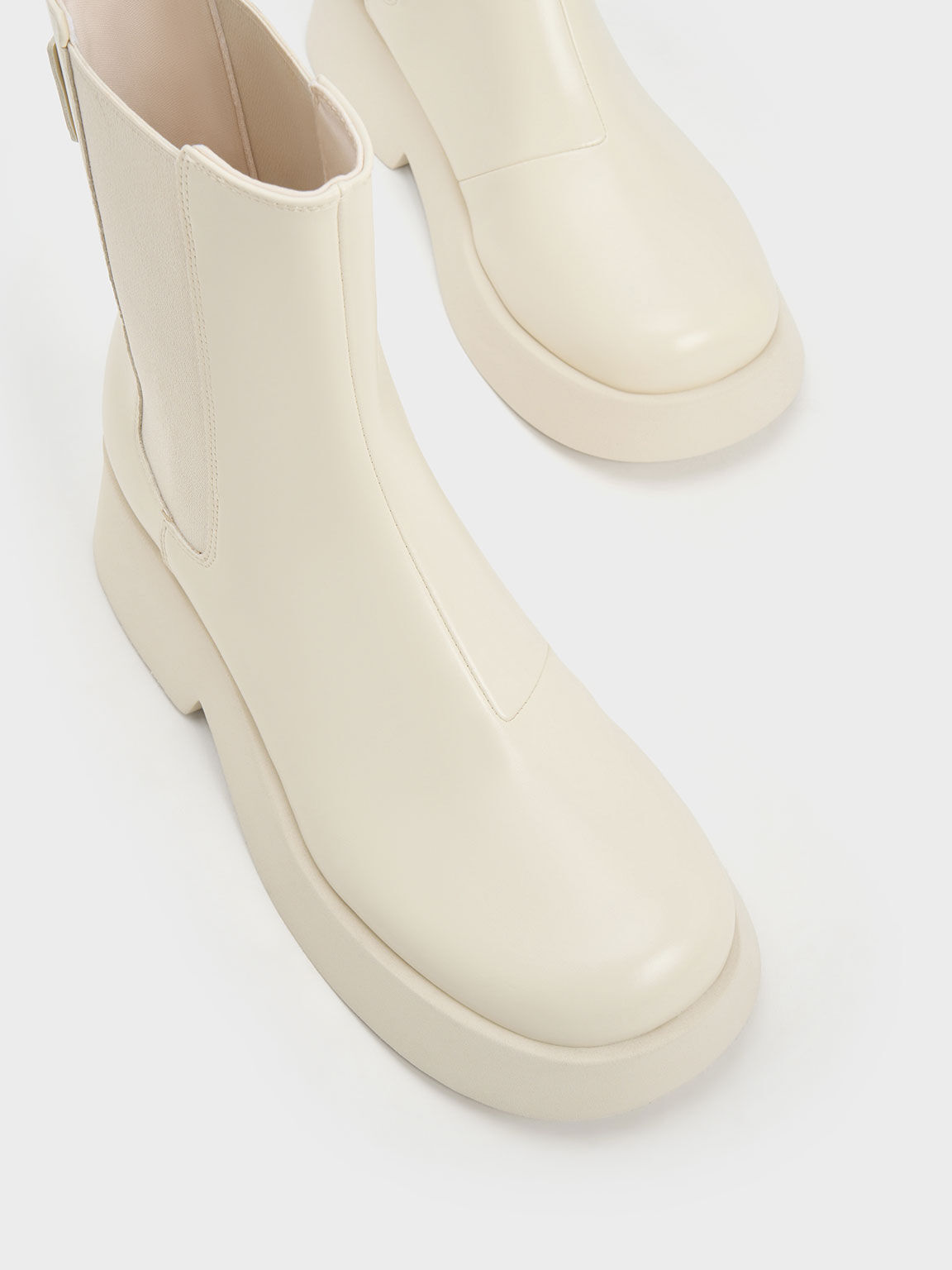 Giselle Chelsea Boots - Cream