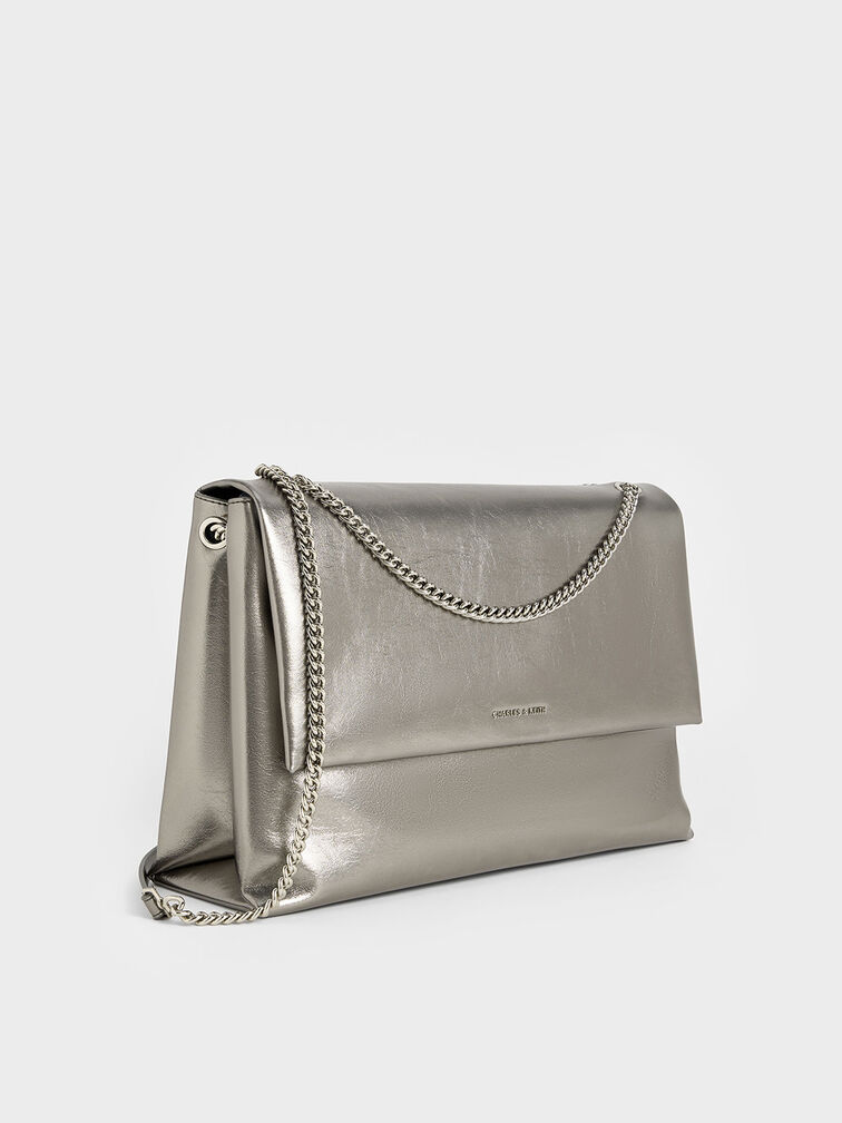 Bolso metálico Sianna con asa de cadena y efecto arrugado, Estaño, hi-res