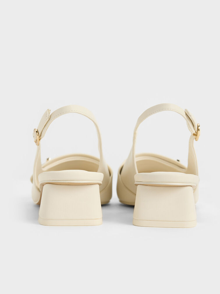 Tacones destalonados con punta afilada y acento metálico, Blanco tiza, hi-res