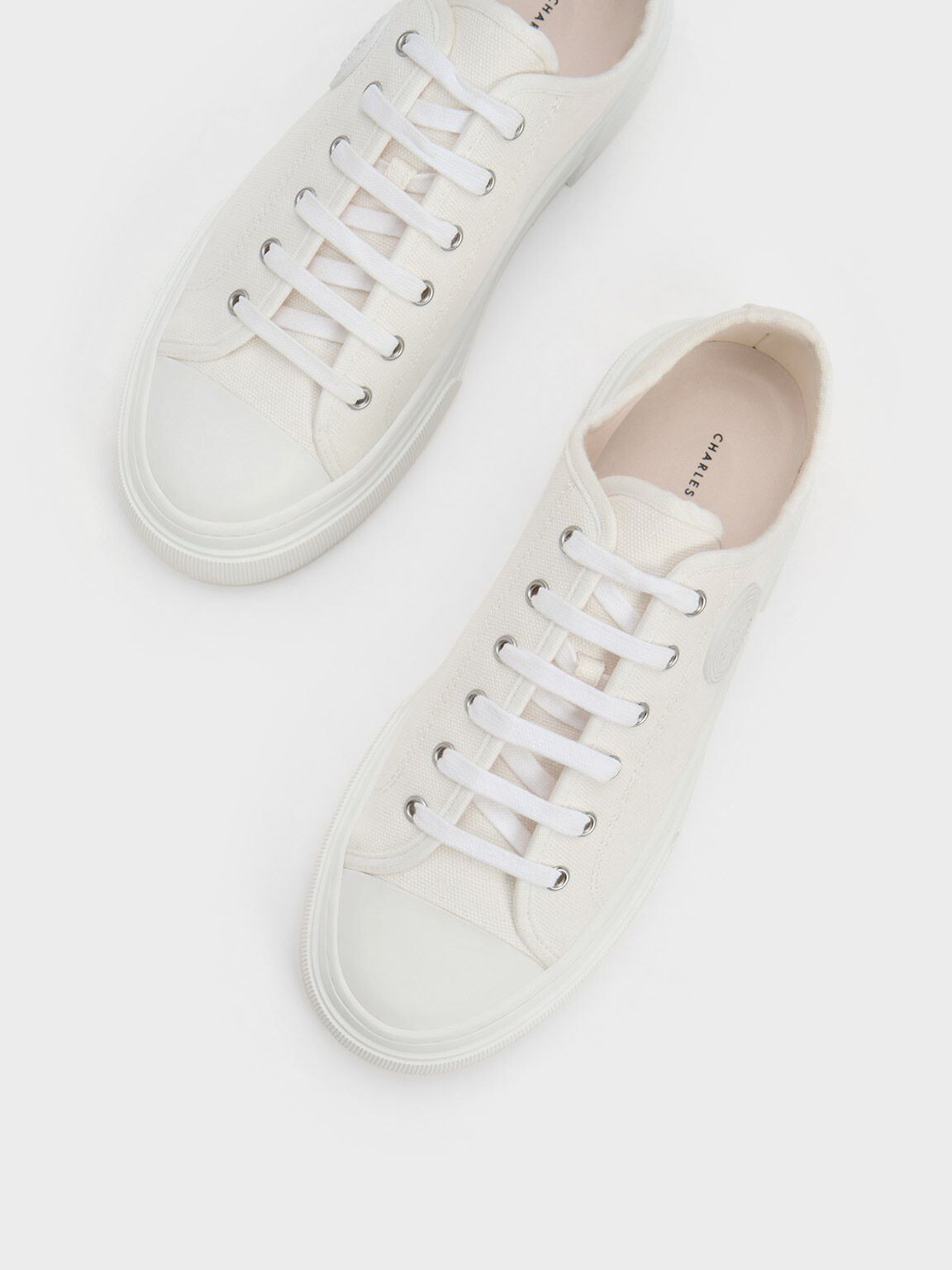 Cut sneakers store