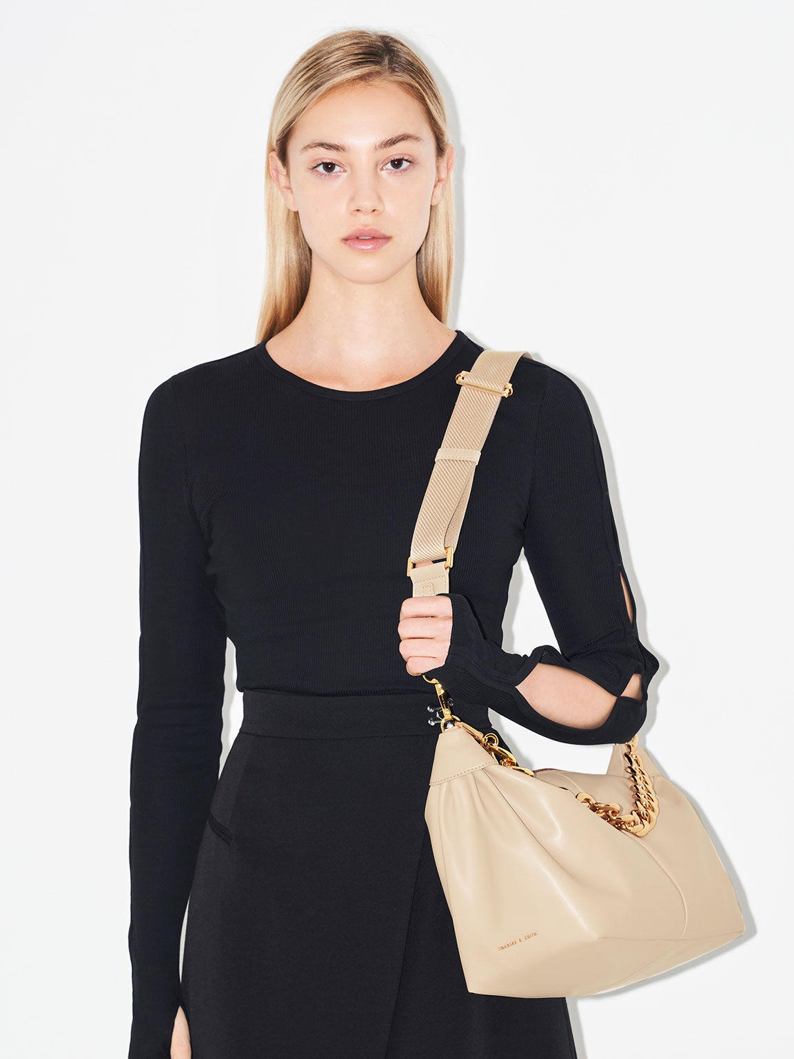 Charles and keith chunky sales chain link shoulder bag