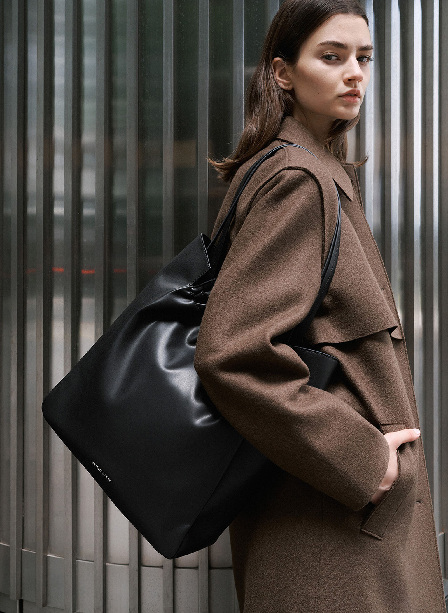 Brigette Ruched Tote Bag, Noir, hi-res
