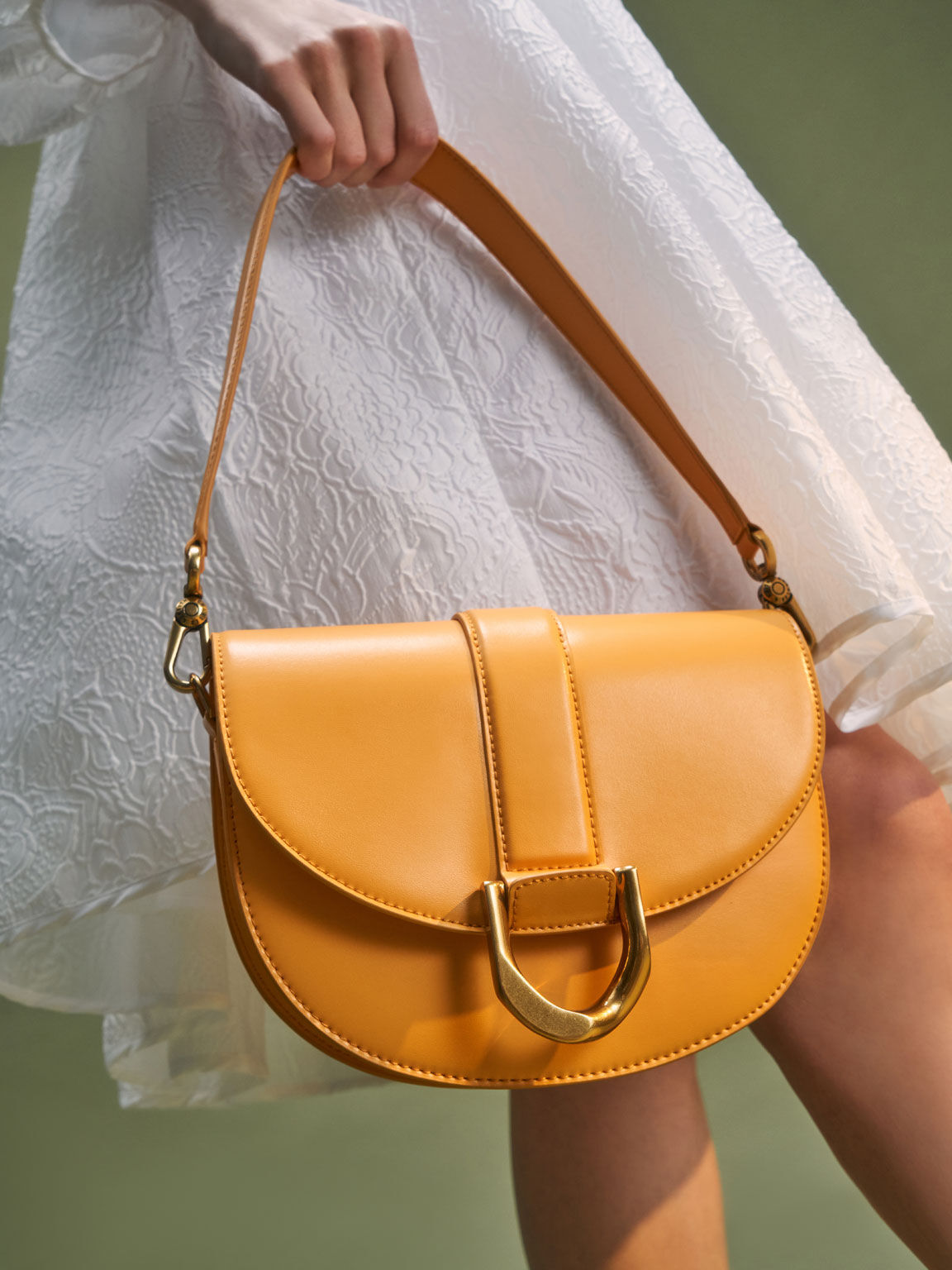 charles and keith mustard bolsa