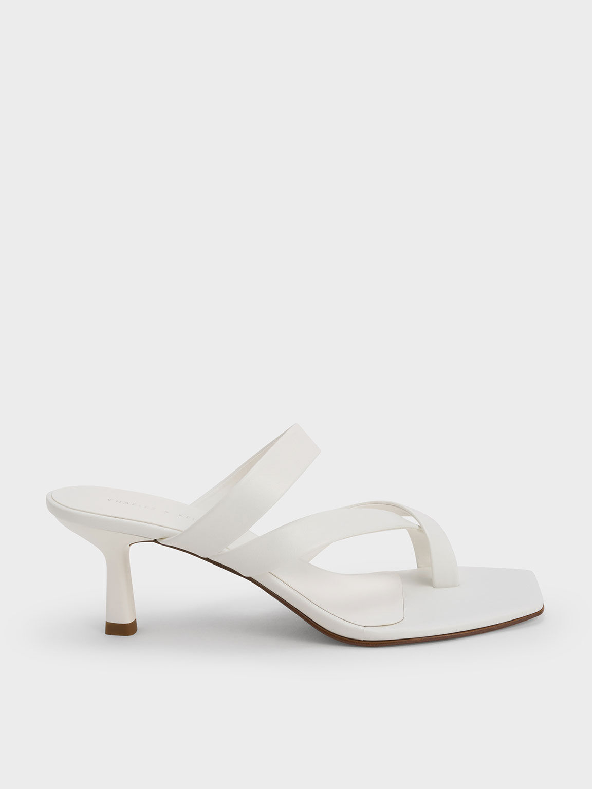 White sandals on sale with toe ring