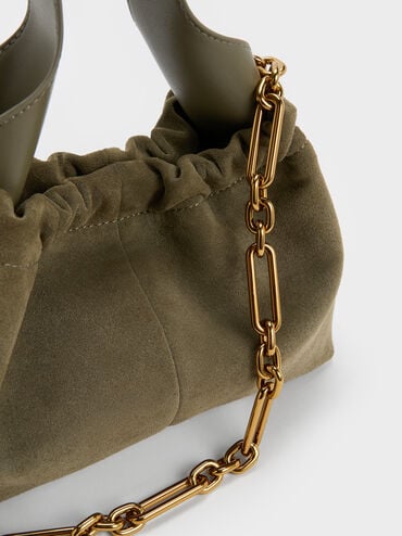 Bolso holgado con asa de cadena y fruncido de ante reciclado de Ally, Deep Olive, hi-res