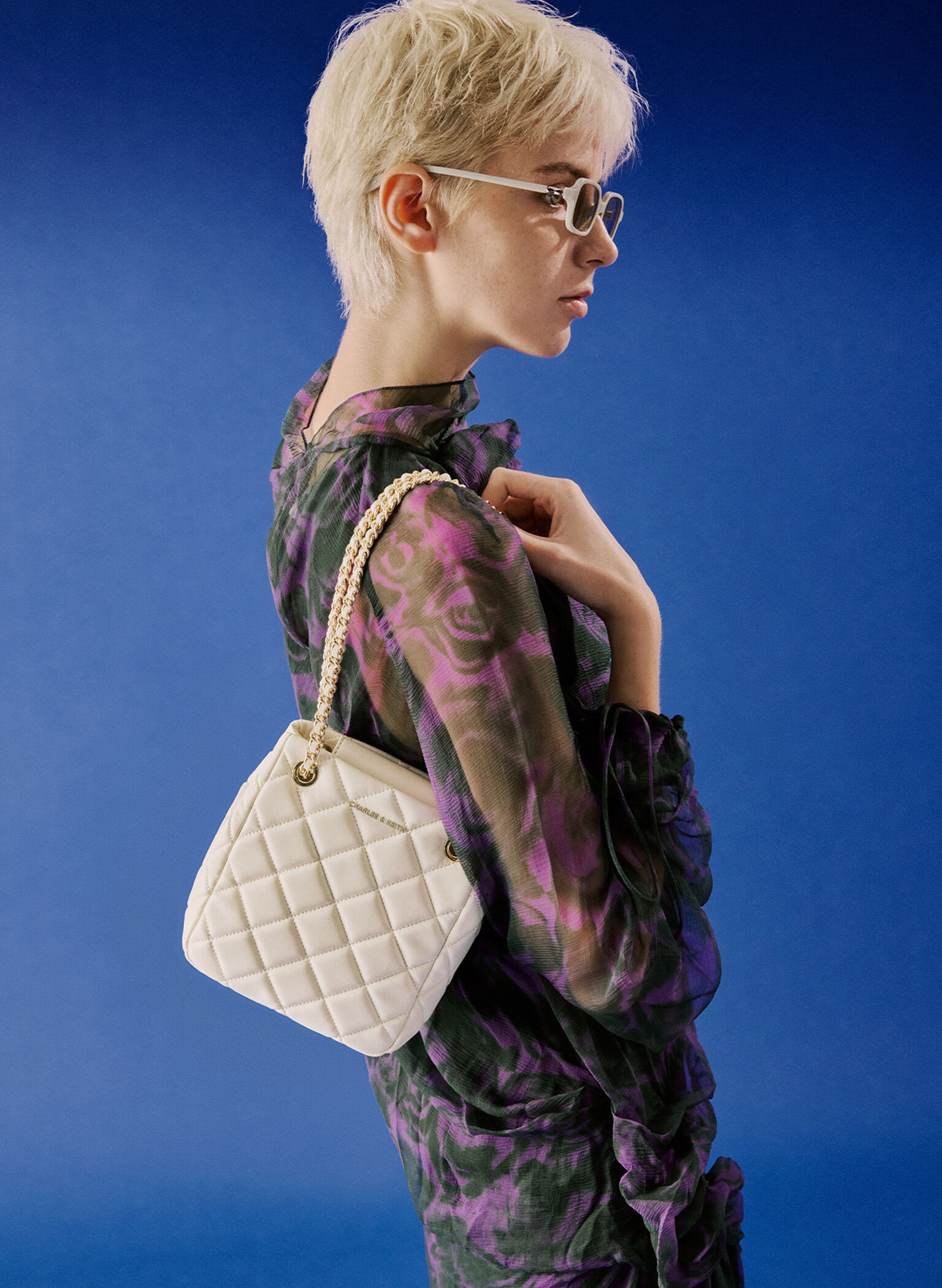 Bolso de hombro Alva acolchado con correa trenzada, Crema, hi-res