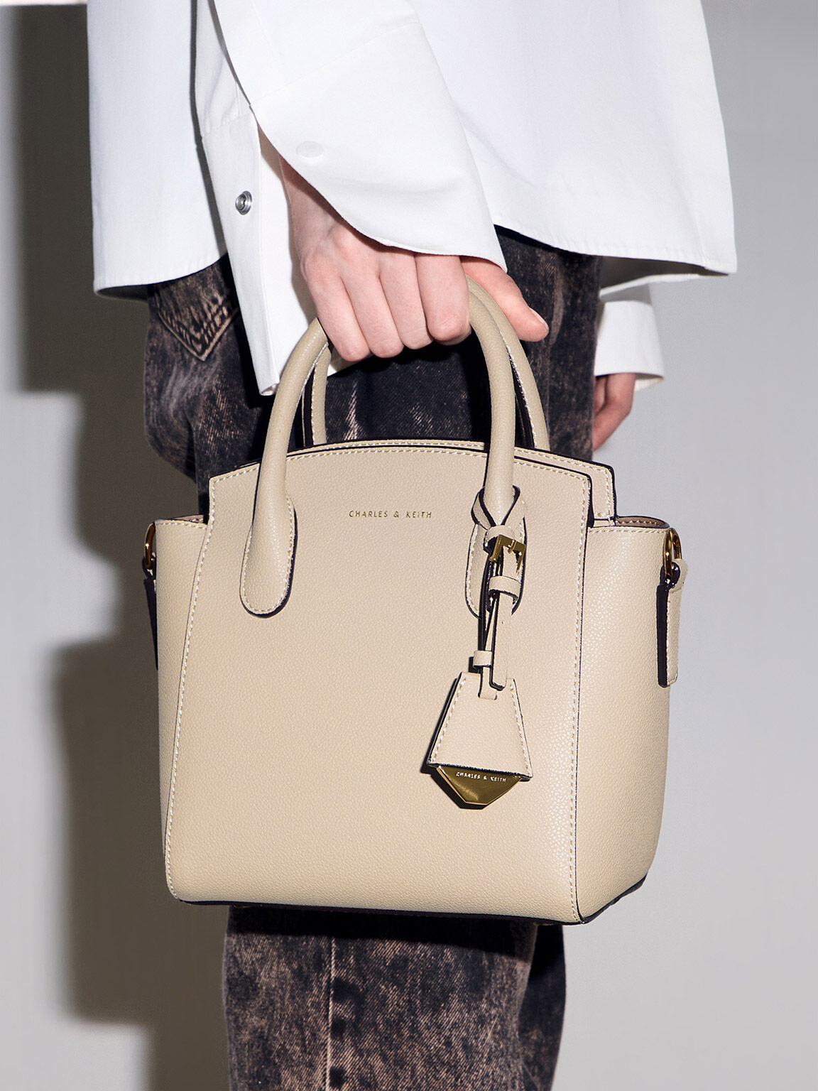 Handbag charles clearance and keith 2018