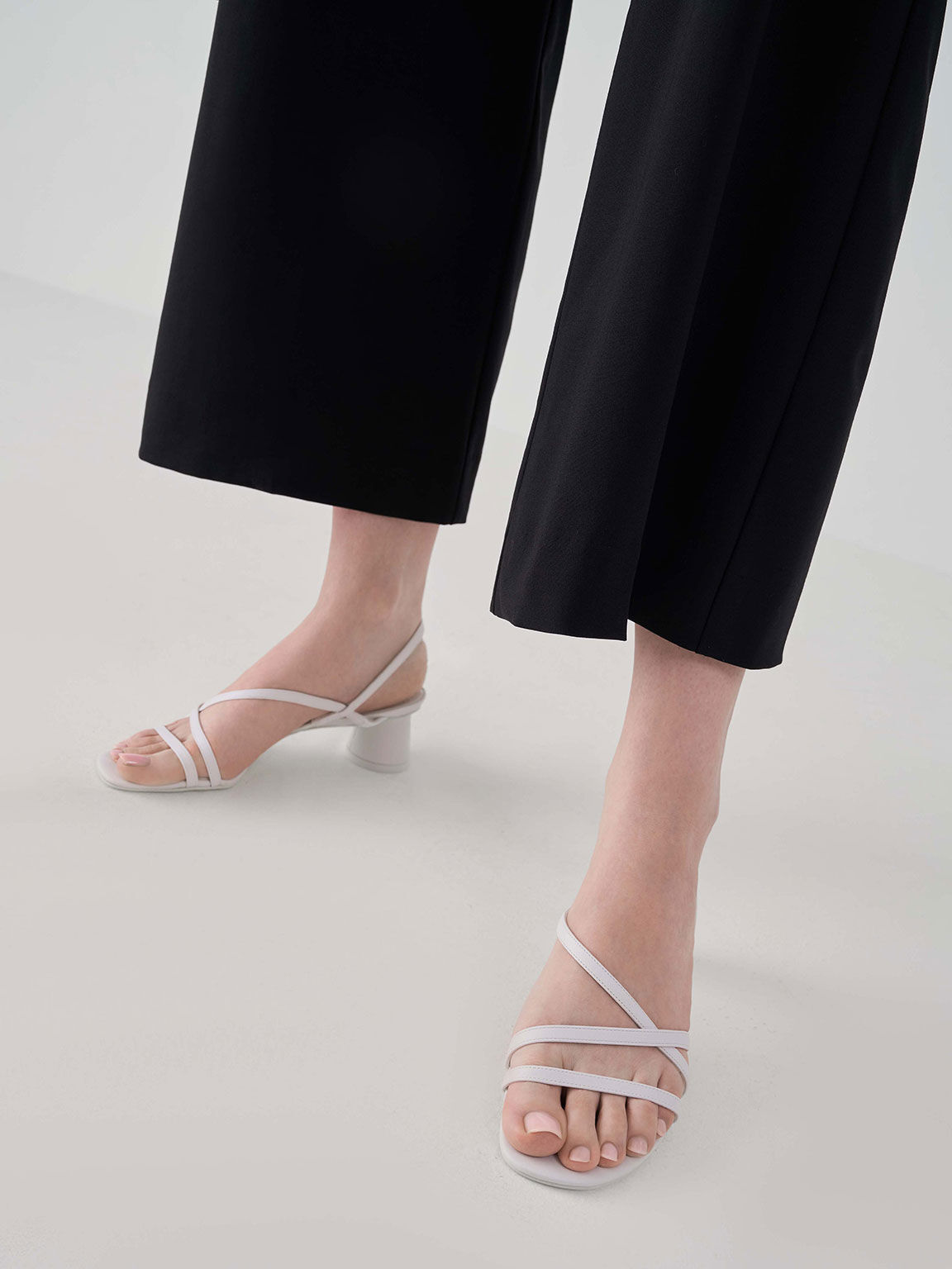 Sandal charles shop & keith 2020