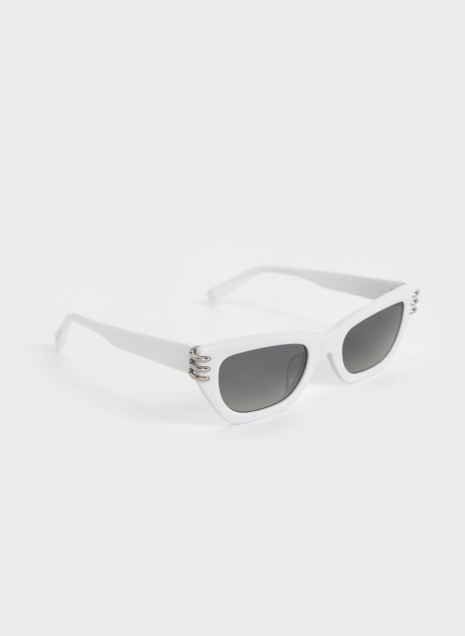 Gafas de sol cat-eye anguladas de acetato reciclado con detalles met�licos, Blanco, hi-res