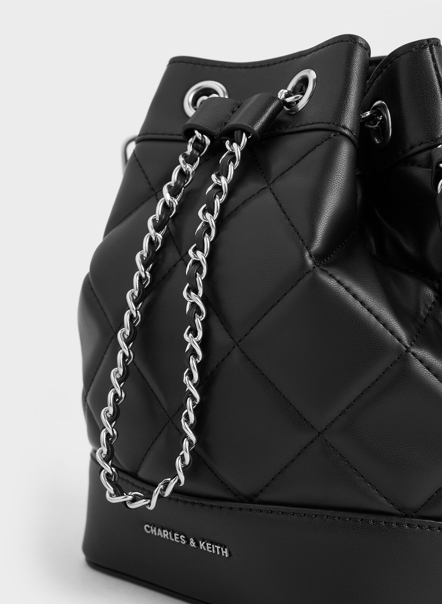 Julia Quilted Two-Way Bucket Bag, Noir, hi-res