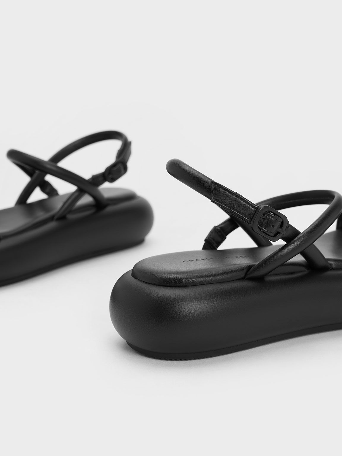 Sandalias acolchadas Keiko con plataforma plana, Negro, hi-res