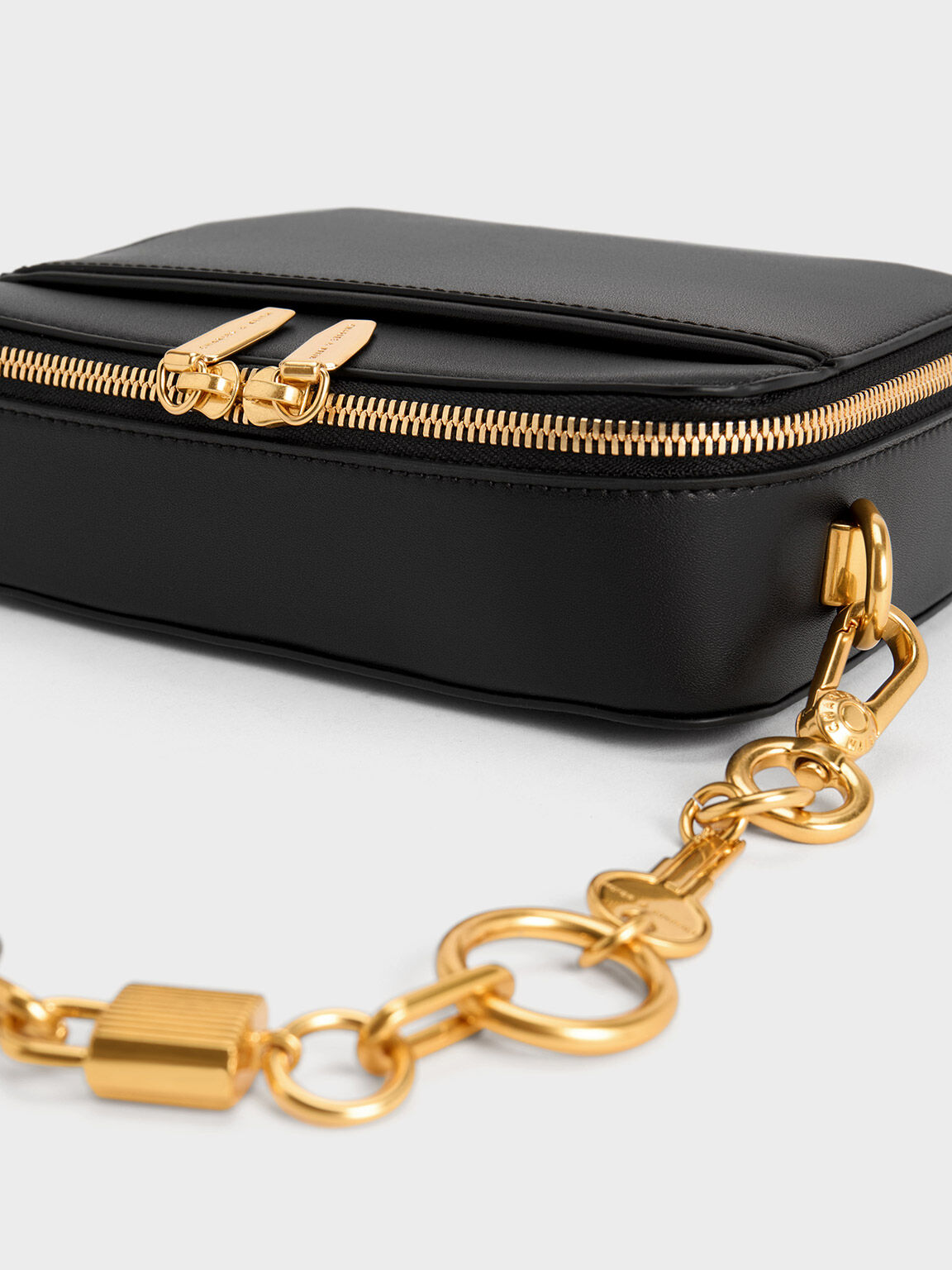 Charles and keith clearance chain handle bag