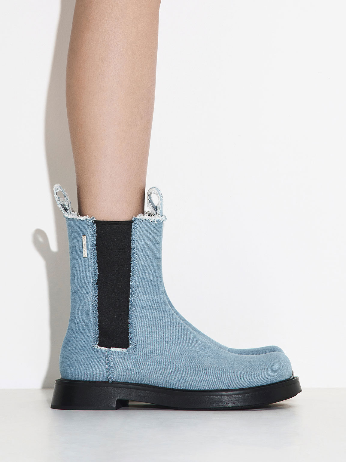 Blue chelsea boots discount