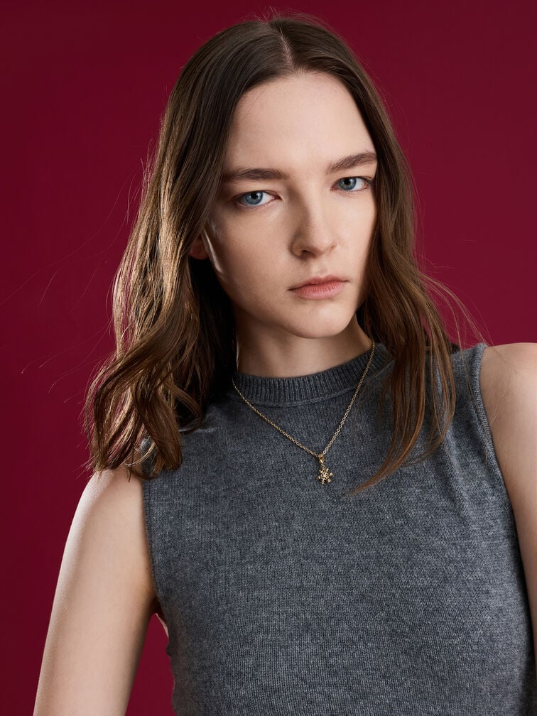 Breloque en forme de flocon de neige ornée de cristaux Athalia, Or, hi-res