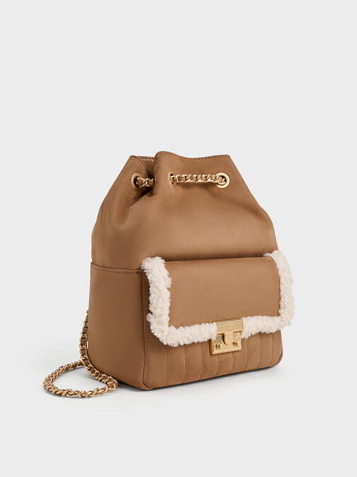 Mochila de gamuza sint�tica Donna con ribete de pelo, Canela, hi-res