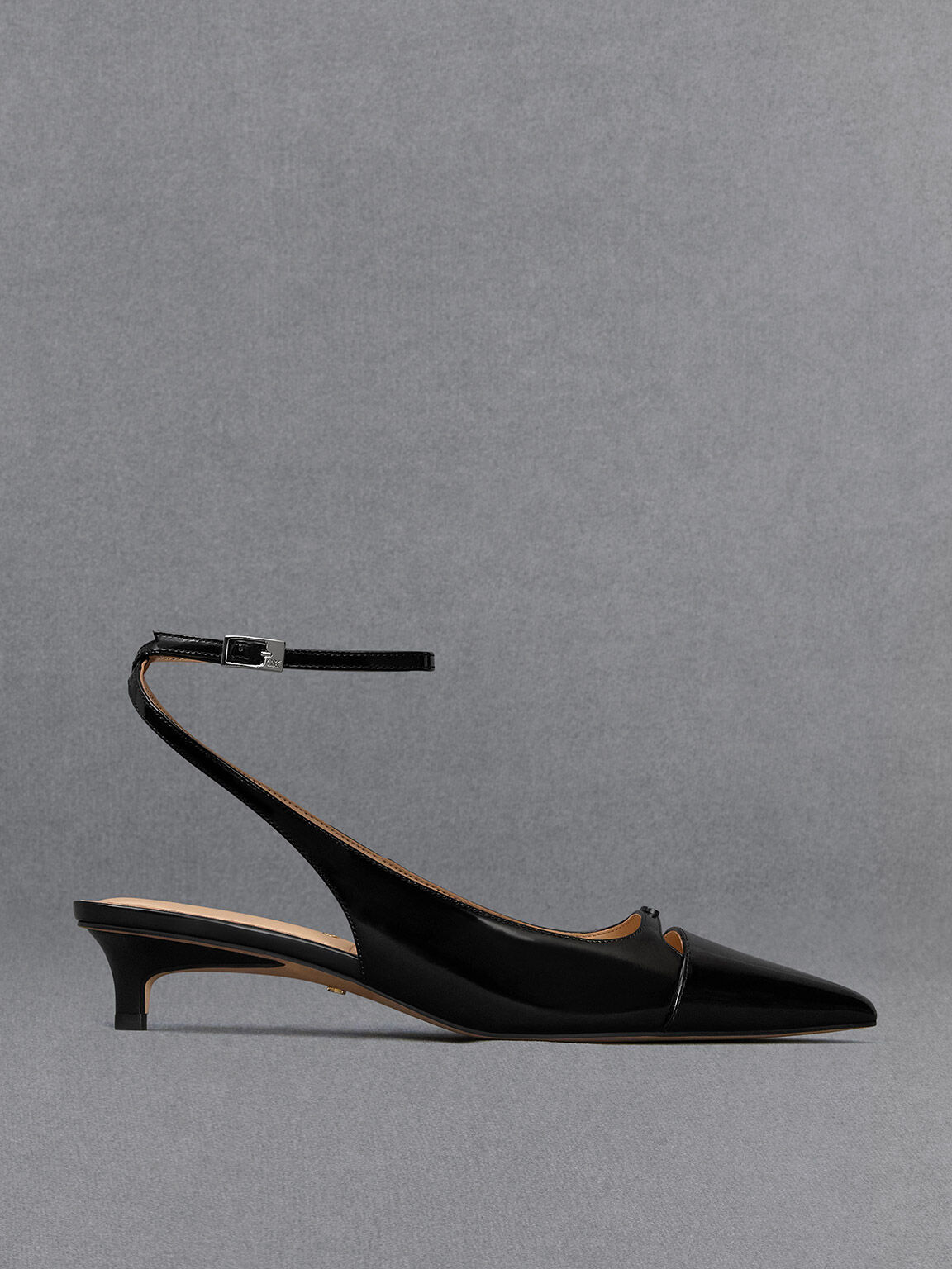 Kitten deals heels next