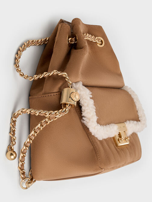 Mochila de gamuza sint�tica Donna con ribete de pelo, Canela, hi-res