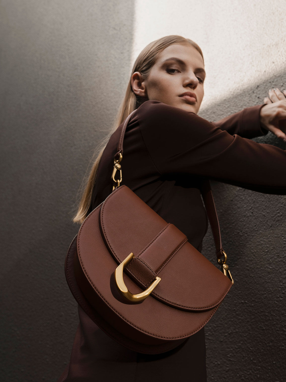Saddle leather bag