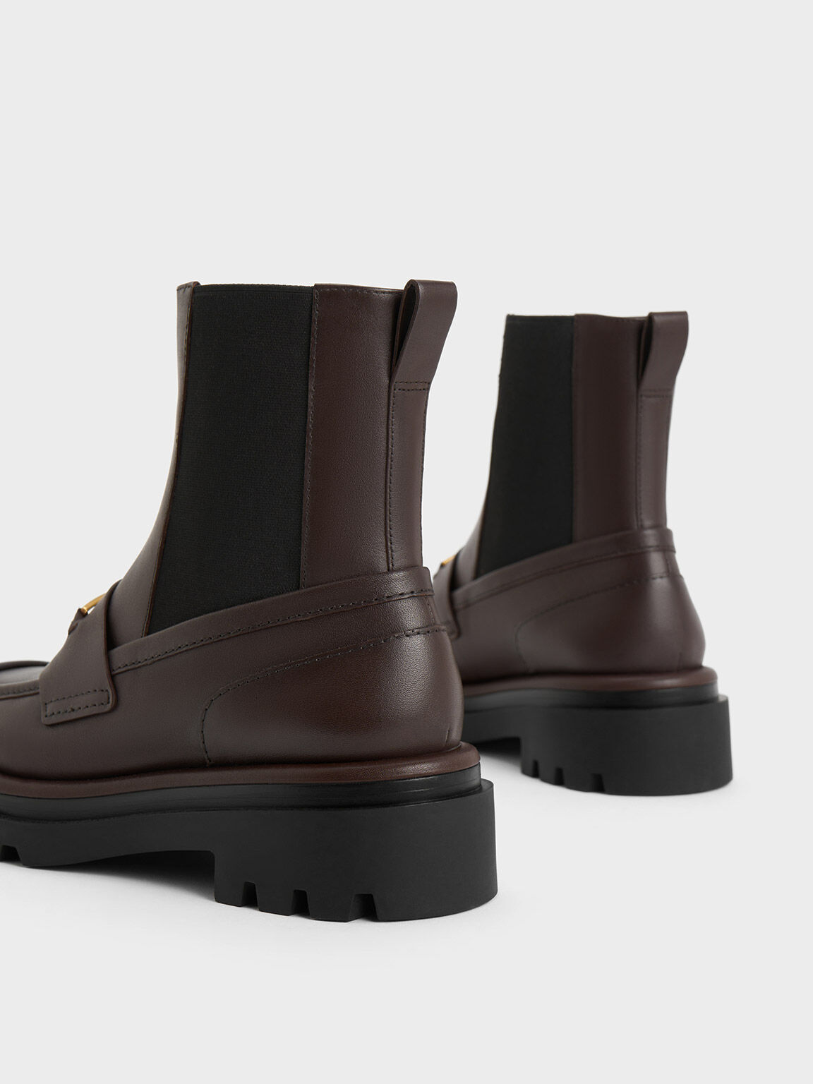 Chelsea boots under 5 hot sale