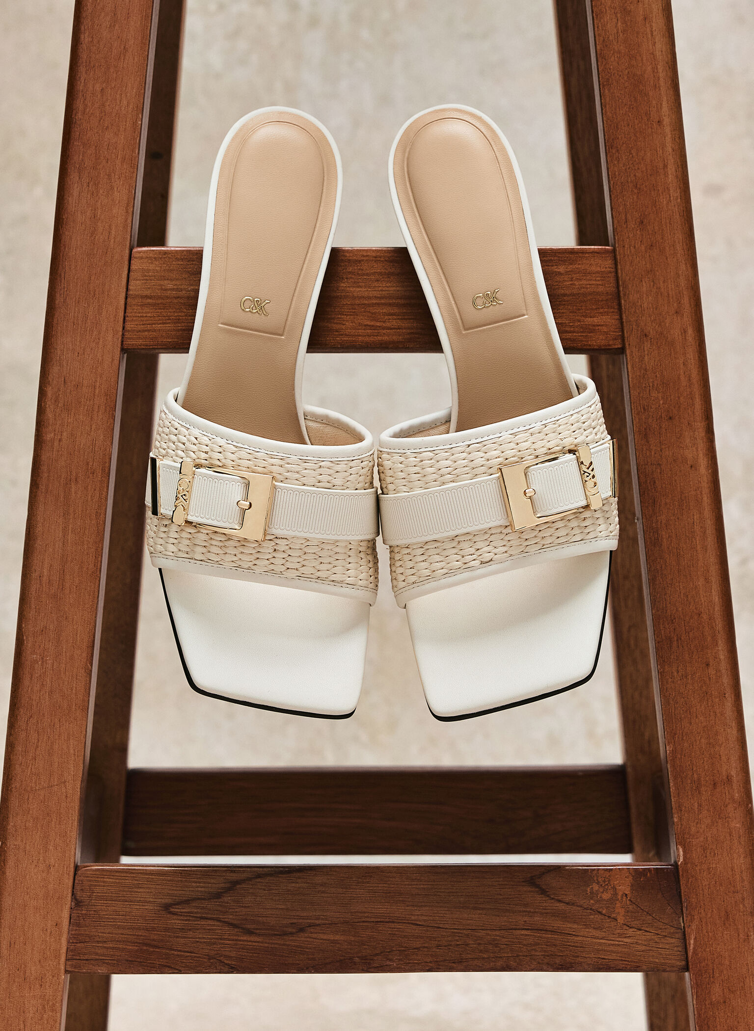 Mules con tacón en piel y rafia con hebilla Whitney, Blanco, hi-res
