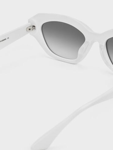 Gafas de sol cat-eye con montura geométrica de acetato reciclado, Blanco, hi-res