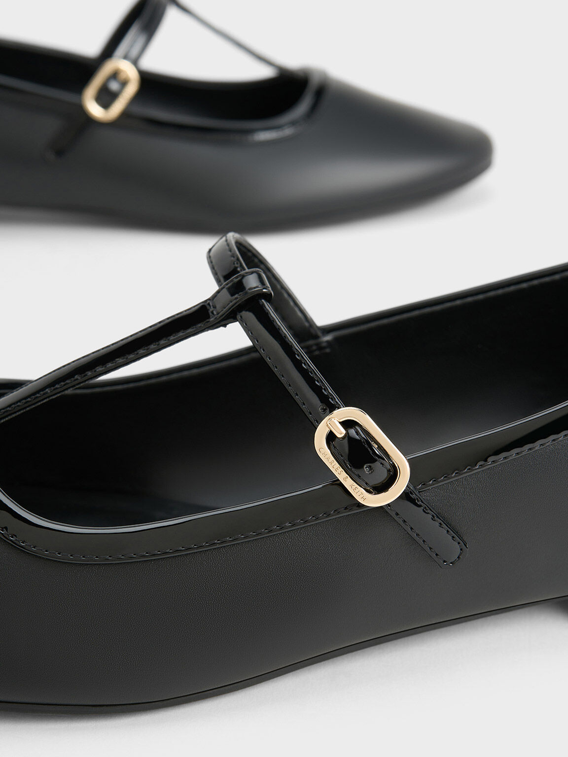 Flat t bar best sale shoes womens
